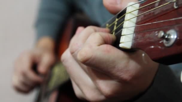 Play on guitar — Stock Video