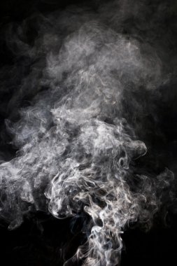 dumanı siyah arkaplanda