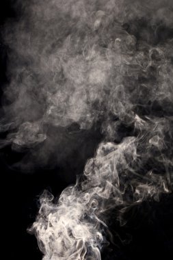 dumanı siyah arkaplanda