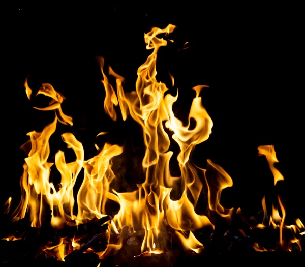 Abstrakcyjne tło. ogień płomienie na czarnym tle — Zdjęcie stockowe