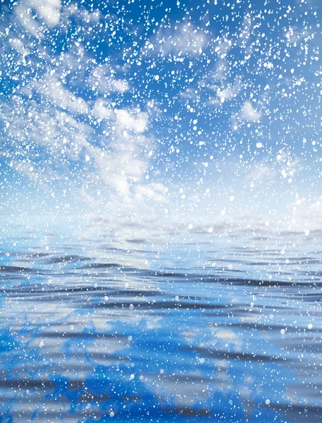 Clouds with reflection on water — Stock Photo, Image