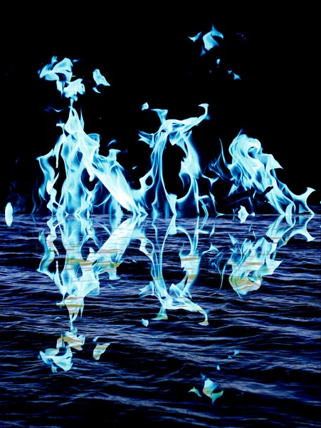 Fuego de llama azul con reflejo en el agua — Foto de Stock