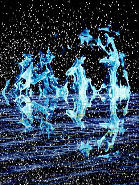 Neve no fundo de fogo com reflexão sobre a água — Fotografia de Stock