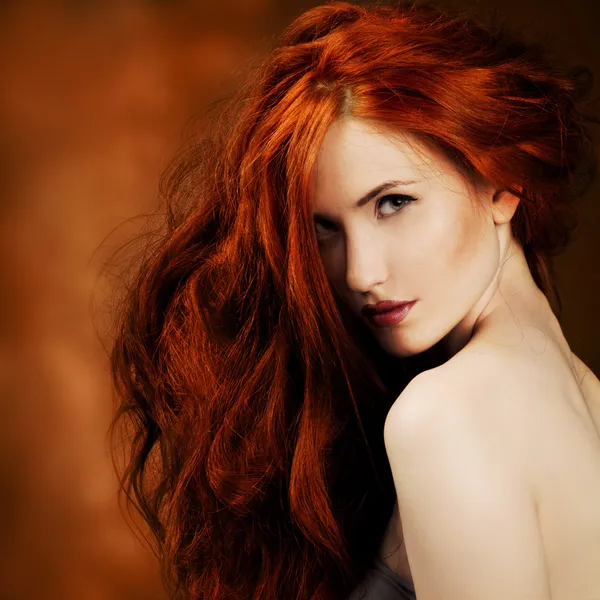 빨간 머리입니다. 패션 여자 초상화 로열티 프리 스톡 이미지
