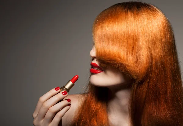 Bella ragazza. Rossetto rosso — Foto Stock