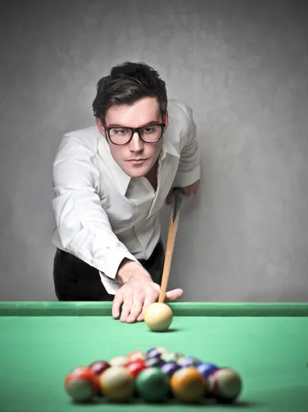 Man playing pool — Stock Photo, Image