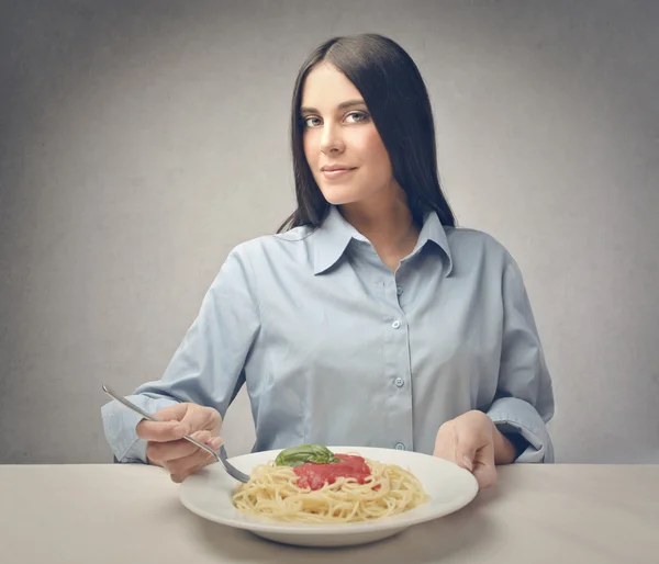 Mulher que está prestes a comer — Fotografia de Stock