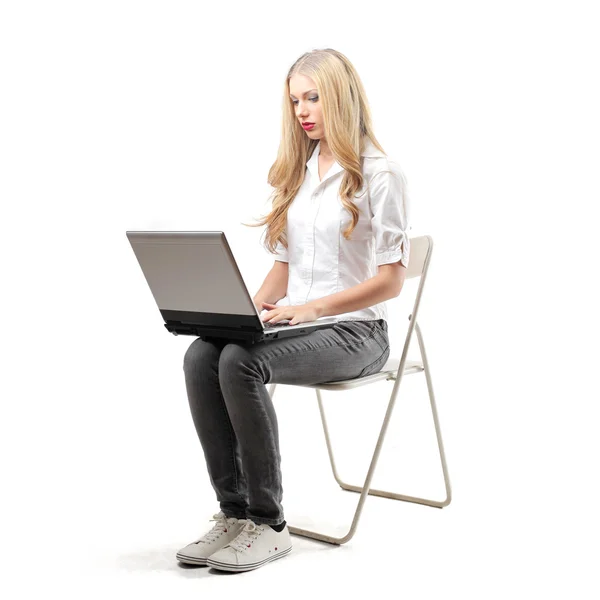 Woman chatting on the laptop — Stock Photo, Image