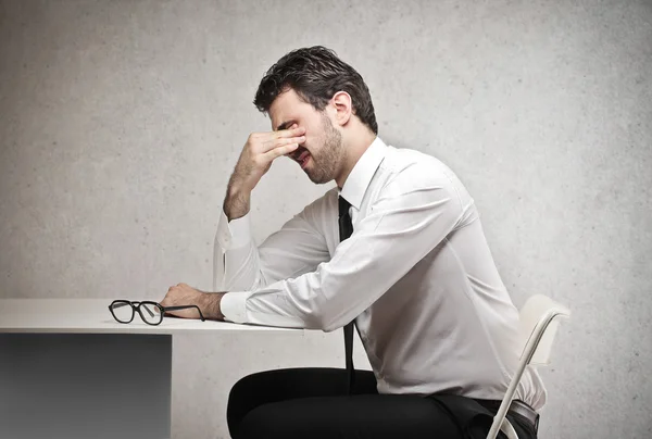 Hombre de negocios cansado — Foto de Stock