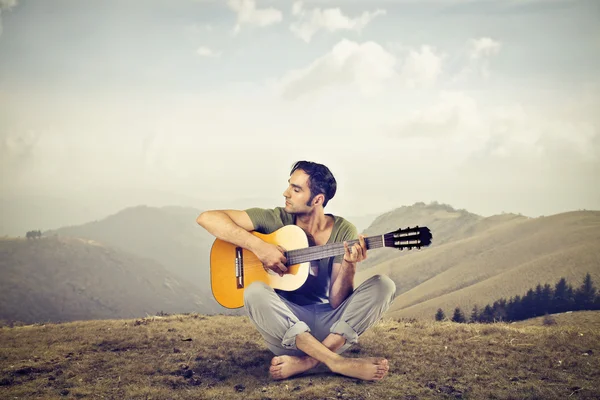 Man playing the guitar — Stock Photo, Image