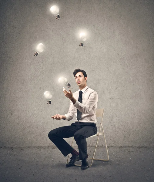 Zakenman voelt als een IT-juggler — Stockfoto