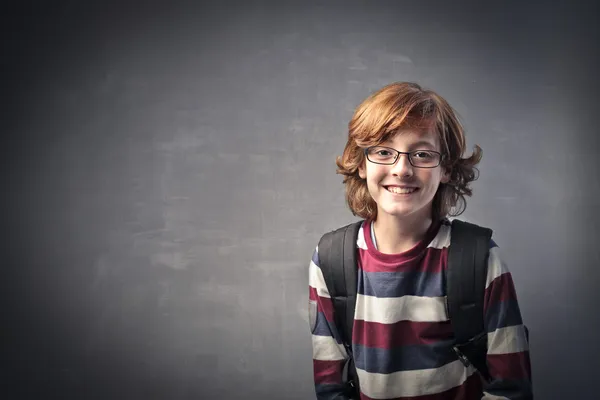 Bambino che va a scuola — Foto Stock