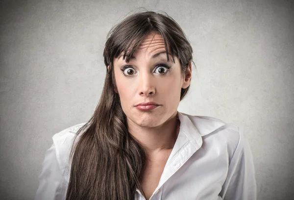 Verbaasd jonge vrouw — Stockfoto