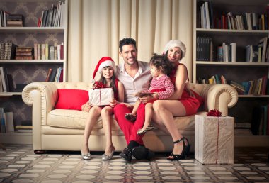 Birleşik aile Noel için hazır