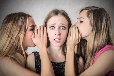 Kadınlar sırlarını anlatmaya