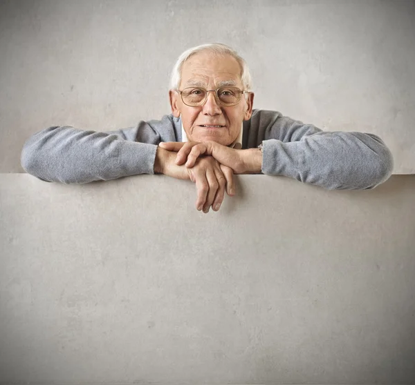 Homem velho sorrindo — Fotografia de Stock