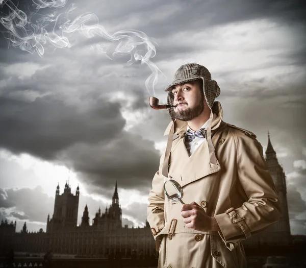 Homem sentindo Sherlock Holmes — Fotografia de Stock
