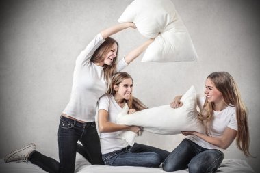 eğlenceli olan güzel bir kadın