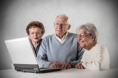Eski insanlar bir laptop arıyorum