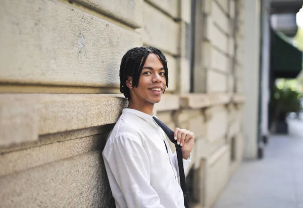 Retrato Jovem Sorridente — Fotografia de Stock