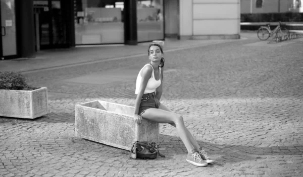 Giovane Donna Strada — Foto Stock