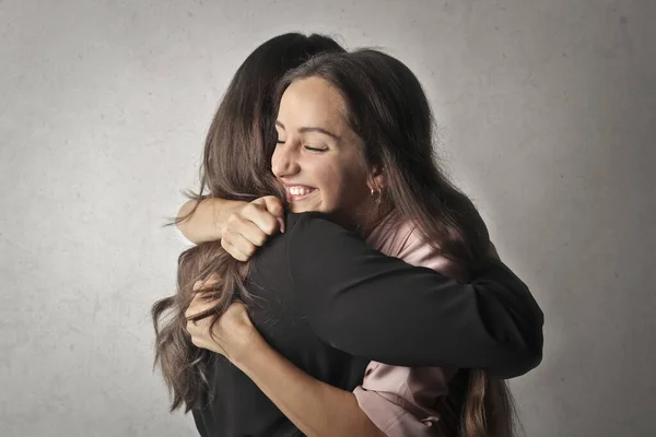 Portrait Two Young Women Embracing — Stock Photo, Image