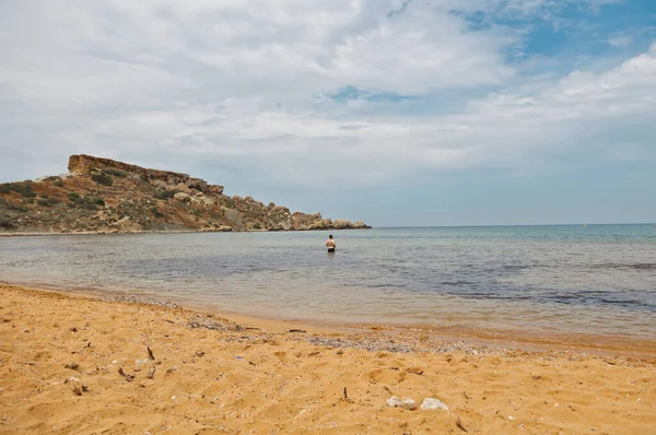 Hombre Mar Malta Mellieha — Foto de Stock