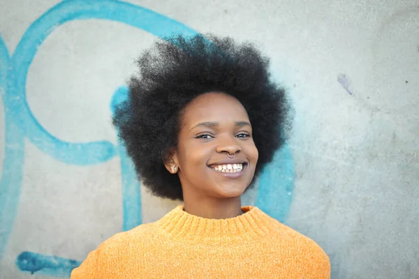 Portrait Une Jeune Femme Noire — Photo