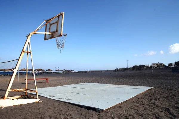 Sahildeki Basketbol Sahasında — Stok fotoğraf