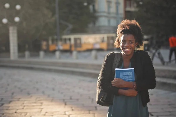 Portrait Une Jeune Femme Dans Rue — Photo