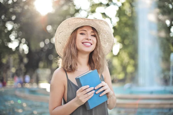 Hermosa Joven Calle — Foto de Stock