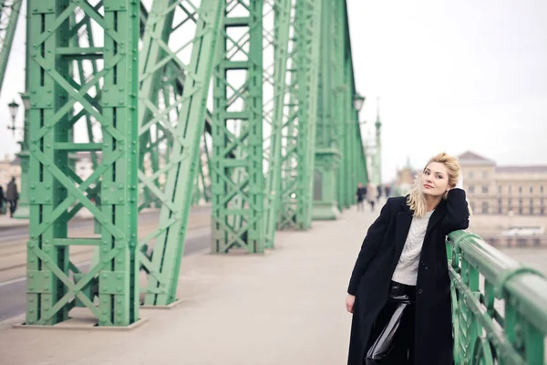 Portrait Young Woman Black Coat Street — Stock Photo, Image