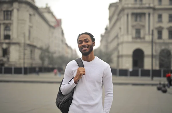 Retrato Jovem Uma Rua — Fotografia de Stock