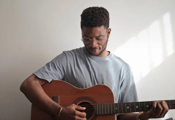 Young Man Play Guitar Home — Stock Photo, Image