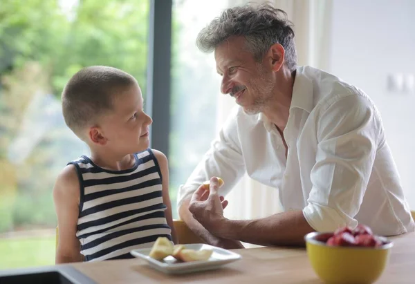 Father Son Kitchen — Stock Photo, Image