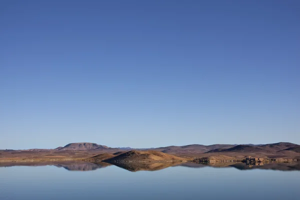 dağlar ve yansımaları, ouarzazat el-Mansur eddabbi Barajı