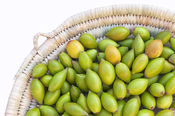 Frutos secos de argán en cesta . —  Fotos de Stock