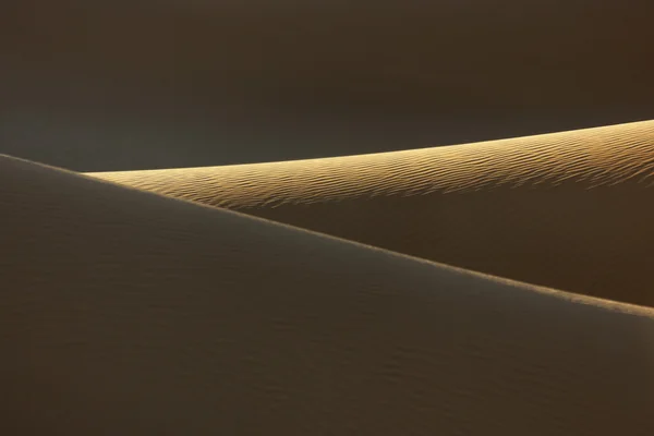 Dunas de arena en el desierto del Sahara de Marruecos . — Foto de Stock