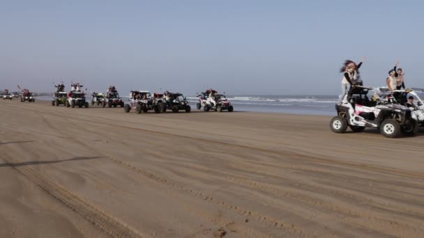 Essaouira Marrakech Morocco October 2021 Rallye Aicha Des Gazelles 2021 — Stock Video