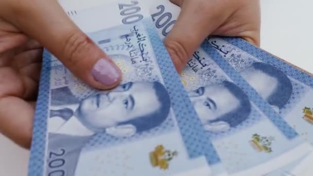 Μετρώντας Χαρτονομίσματα Του Moroccan Dirham Μαροκινό Νομισματικό Υπόβαθρο — Αρχείο Βίντεο