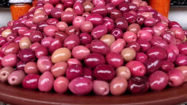 Pile Red Moroccan Olives Souk Medina Marrakech Marrakesh Morocco Food — Stock Video