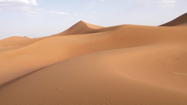 Прекрасний Безтурботний Пустельний Піщаний Дюн Пустелі Сахара Мхамід Ерг Чігаґа — стокове відео