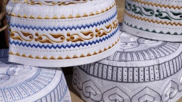Beautiful Embroidered Muslim Caps Taqiyah Traditional Religious Headpiece Prayer Cap — 비디오