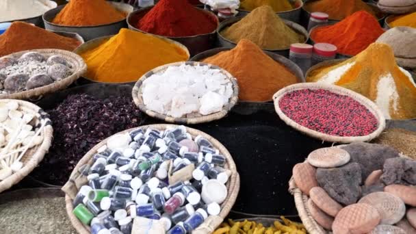 Barevný Trh Kořením Týdenním Souku Rissani Jižní Maroko Skořice Zázvor — Stock video