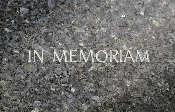 Tombe en marbre In Memoriam — Photo