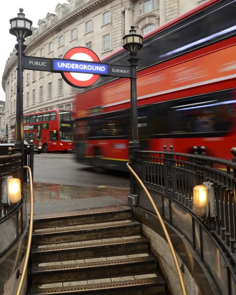 Londra otobüs ve metro — Stok fotoğraf