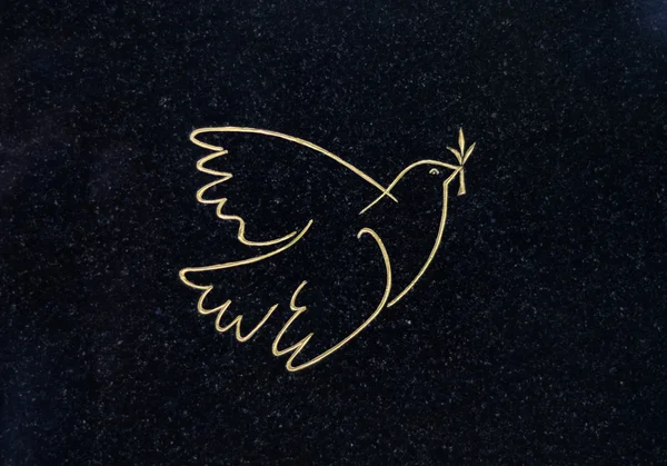 Dove Of Peace On A Grave — Stock Photo, Image
