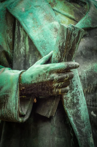 Estatua Académica Clásica con Pergamino —  Fotos de Stock