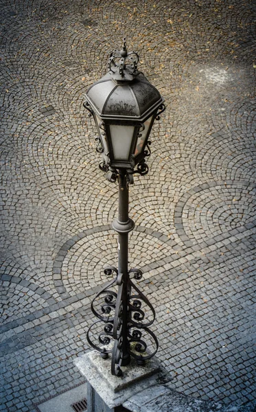 Lampada da strada vintage in Europa — Foto Stock