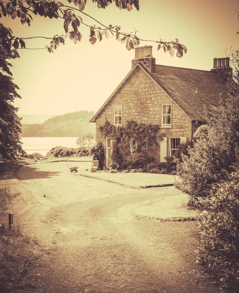 Vintage Style Photo Of Rural Cottage By The Sea — Stock Photo, Image